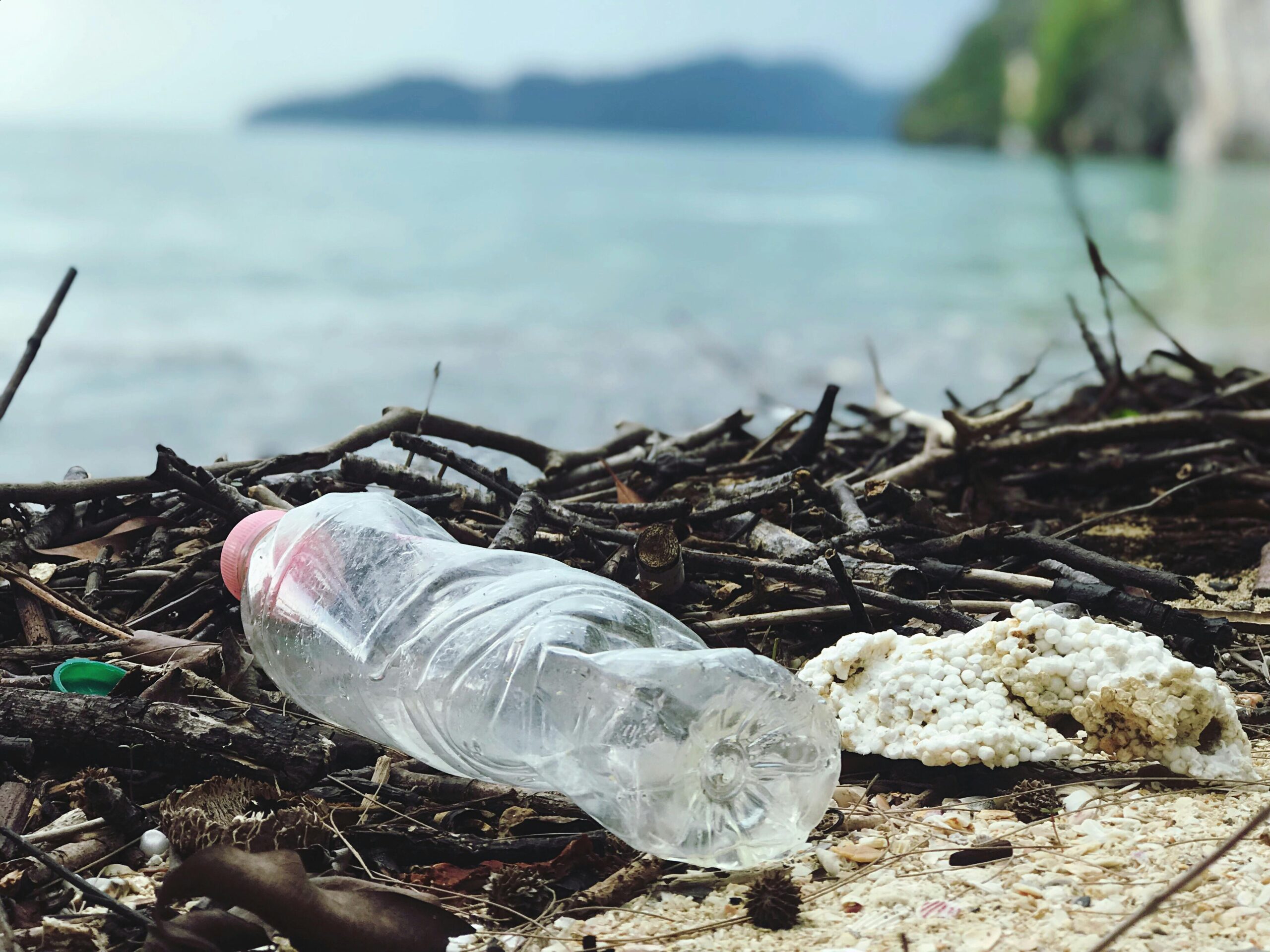 Lire la suite à propos de l’article Un plastique biodégradable dans l’eau de mer.